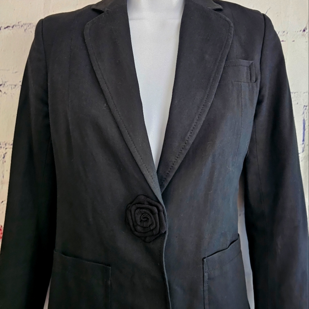 Marc Jacob's women's Blazer Jacket Size 0 Black Collar Rosette Snap Front Lined